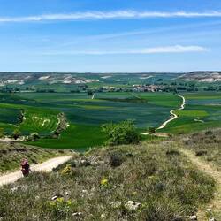 Approaching Hornillos de Camino