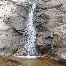 Das sind die Cascate di Muru Mannu. Wasserfälle sehen bei uns anders aus