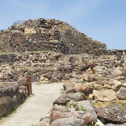 Die Großnuraghe Su Nuraxi