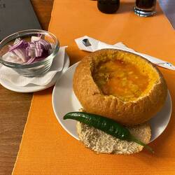 an eine vor Suppe (Bohnen mit Zwiebeln)