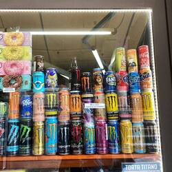 Jag såg en massa Monster och tänkte på Edvin :)