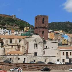 Bosa, die Altstadtfront