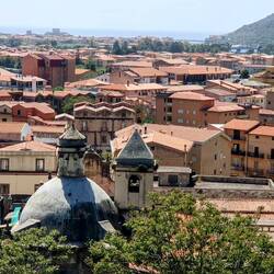 Blick vom Castello auf die Dächer von Bosa