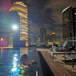 Dachpool by night 🌃