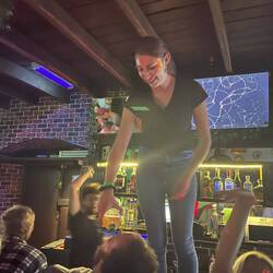 Ha dörfe Shots verteile 😄