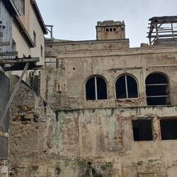 Schade um die schönen Gebäude