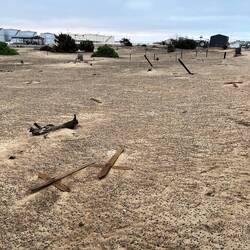 Der älteste Friedhof mitten in einer Hafen- und Industriezone