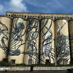 Kunst an Ruine...