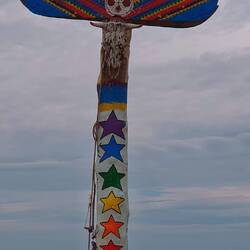 Von Hippies angeferigtes Kreuz an der Cala dell'indiana