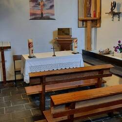 Small church attached to aubergue