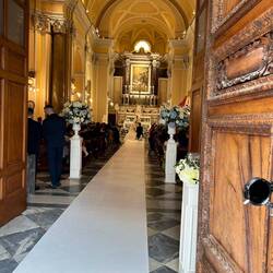 Bröllop med många välklädda gäster