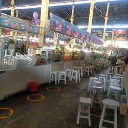 Einige der 100 Saftläden.