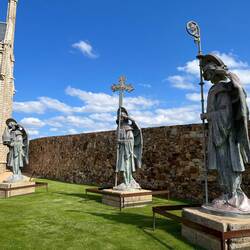 Angels with Episcopal symbols