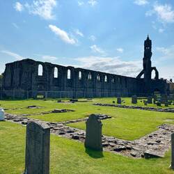 St Andrews Cathedral (renovierungsbedürftig in ruhiger Lage)