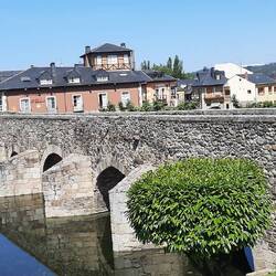 Over the bridge and into Molinaseca
