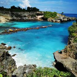 Die blaue Lagune auf der Insel Ceningan