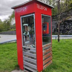 Bis ich zwischen den ganzen Büchern das Handy gefunden hab 🙆