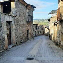 An empty village passed through on way to Ponferrada - no bars so hunt for breakfast continues