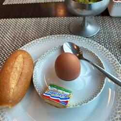 Stadigare frukost med ägg och fralla - lämpligt inför en utflykt