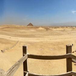Panorama mit Roter und Schwarzer Pyramide