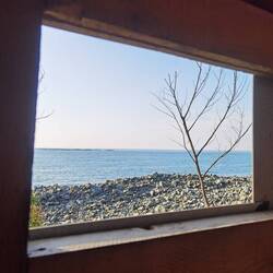 Der Blick aus dem Toilettenhäuschen. Auch sehr schön!
