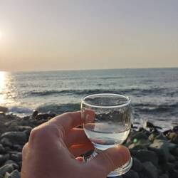 Um den Schnaps zum Sonnenuntergang kommen wir nicht drum herum