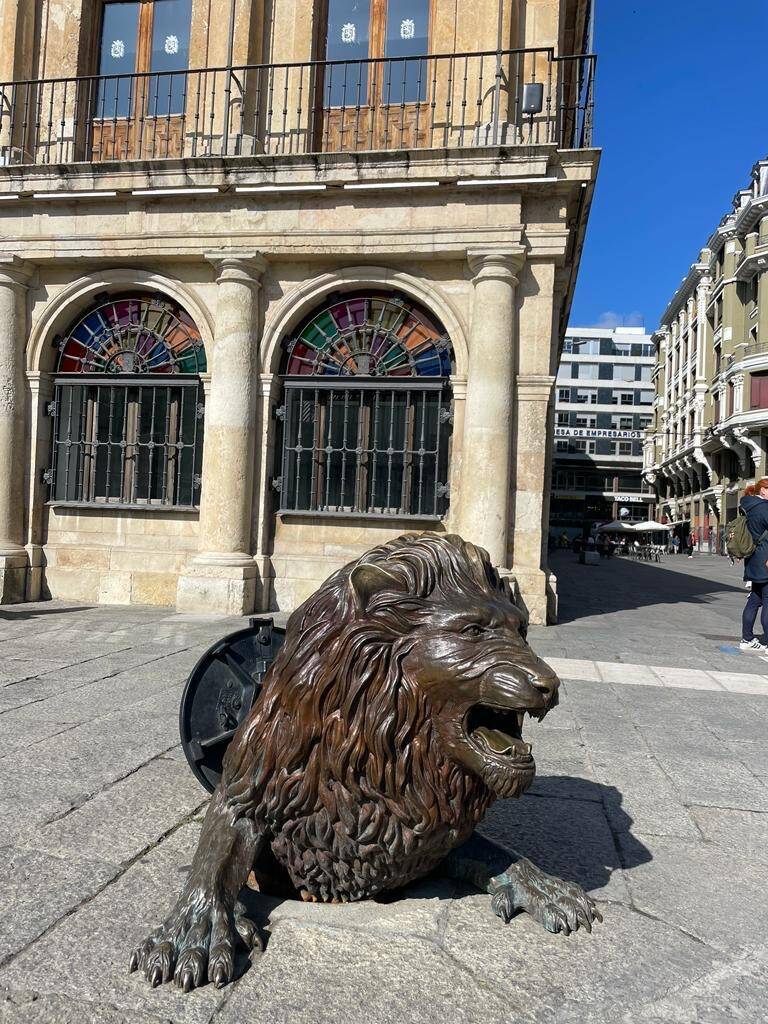 The lion, symbol of Leon