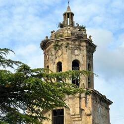 Iglesia del Crucifijo in Puenta la Reina. Lots of birds’ nests on top!