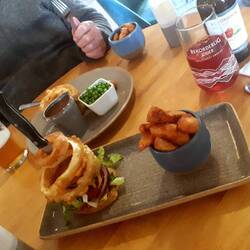 Lunch at The Canal Tavern after a last minute dash to Thorne pharmacy