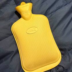 Nayira (mein host) borgte mir eine Wärmflasche