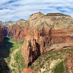 The view leading up the valley towards Temple of Sinawava