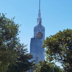 Ein Hotel-Tower mit Gondeln?