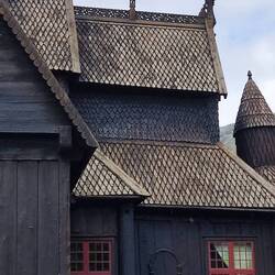 Diese Stabkirche in Lom habe wir jetzt das dritte mal besucht. War zu 🥴