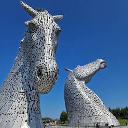 Die 30 Meter hohen Kelpies in Falkirk auf dem Weg nach Edinburgh