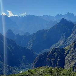 Ersti Ussicht uf Machu Picchu u der Machu Picchu Mountain