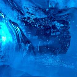 Eishöhle im Museum mit echten -15 Grad