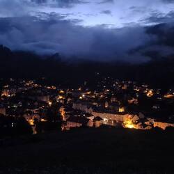 Echt avond nu. De brassband en zangers zijn gestopt, nu alleen nog krekel muziek
