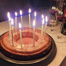 Super Kokos-Schoggi Chueche zum Geburi😍, danke Schätzi!