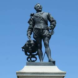 Sir Francis Drake statue