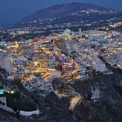Fira at night