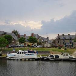 Bourg des Comptes, Anlege mit allem