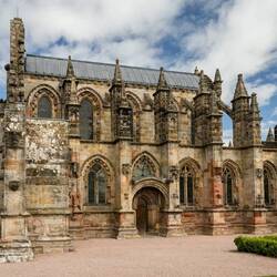 Die Gesamtansicht dieser prächtigen Kirche 🏰