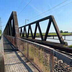 Cycle path on railway bridge (best not to use when there is a train)