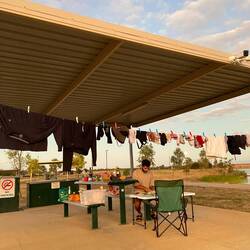 עוד זווית לספוט רביצה הפעם עם הכביסה