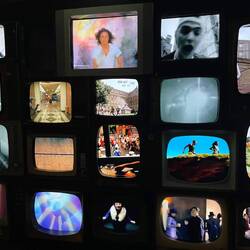 מוזיאון מוזיקה - מהמערות להיום