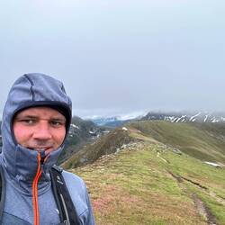 Gut eingepackt gegen den kalten Wind