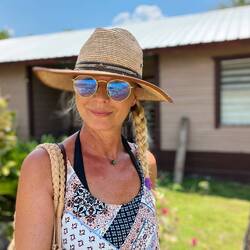 Unterwegs im Indian Church Village 👒