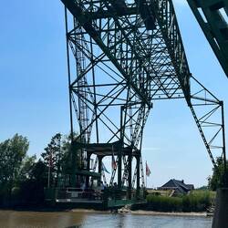 Transporter bridge