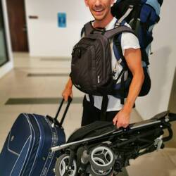 Vollgepackt geht es an den Flughafen