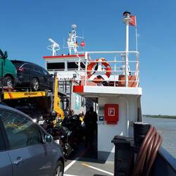 Von Wischhafen mit Fähre nach Glückstadt.